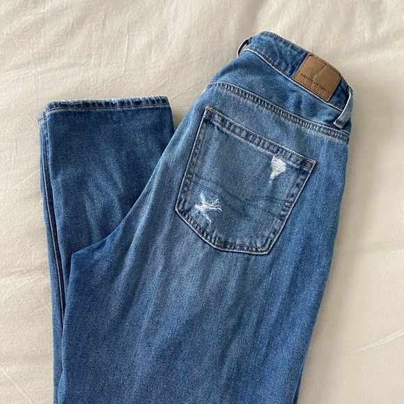 American Eagle Outfitters Denim - AE ripped mom jeans